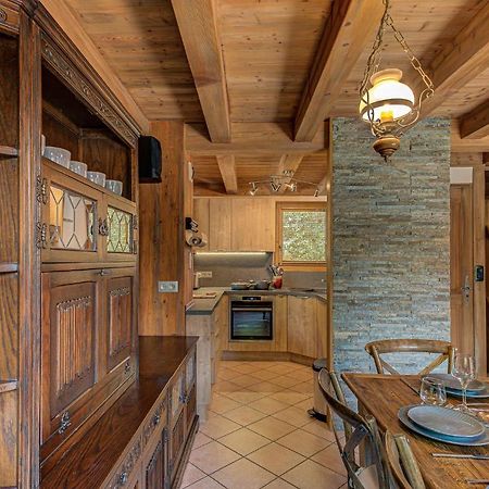 Chalet Blackbushe - Traditional Chalet - Alpes Travel - Sleeps 4-6 레우쉬 외부 사진